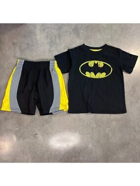 Batman black yellow tshirt Circo shorts toddler boys 2T outfit bundle set